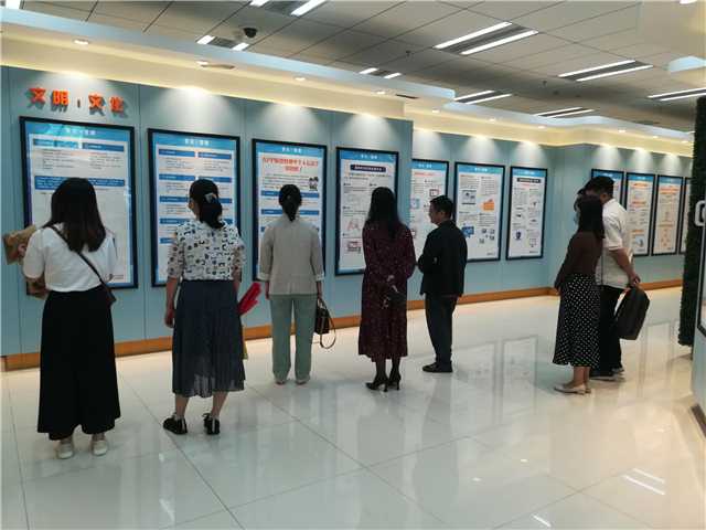 2021年10月19日下午，市科技局局領導帶隊參觀清遠市網(wǎng)絡安全教育館01.jpg