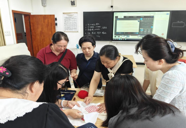 助推鄉(xiāng)村振興 助力“百千萬工程”高質(zhì)量發(fā)展清遠(yuǎn)市2025年專項職業(yè)能力考評員換（發(fā)）證培訓(xùn)班成功舉辦.docx_1